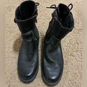 Women’s riding boots